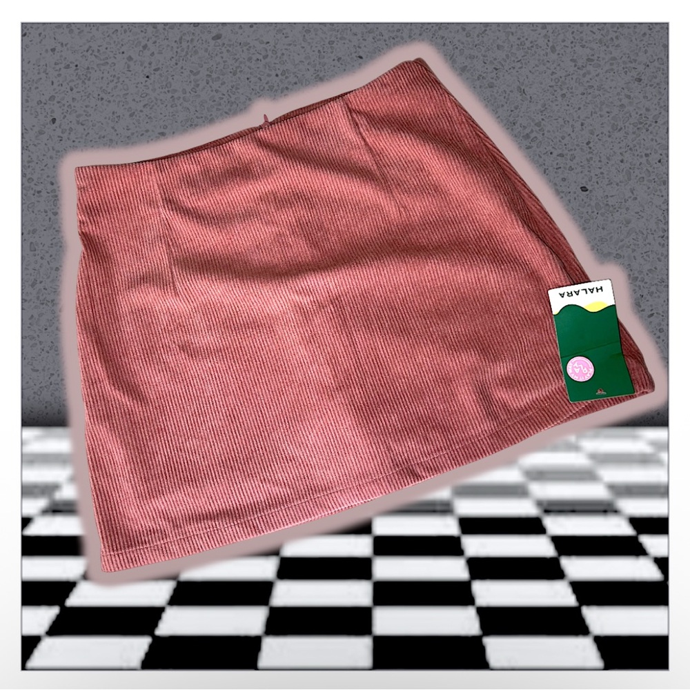 NWT: HALARA- High Waisted 2-in-1 A Line Mini Corduroy Casual Skort (SIZE: SMALL)